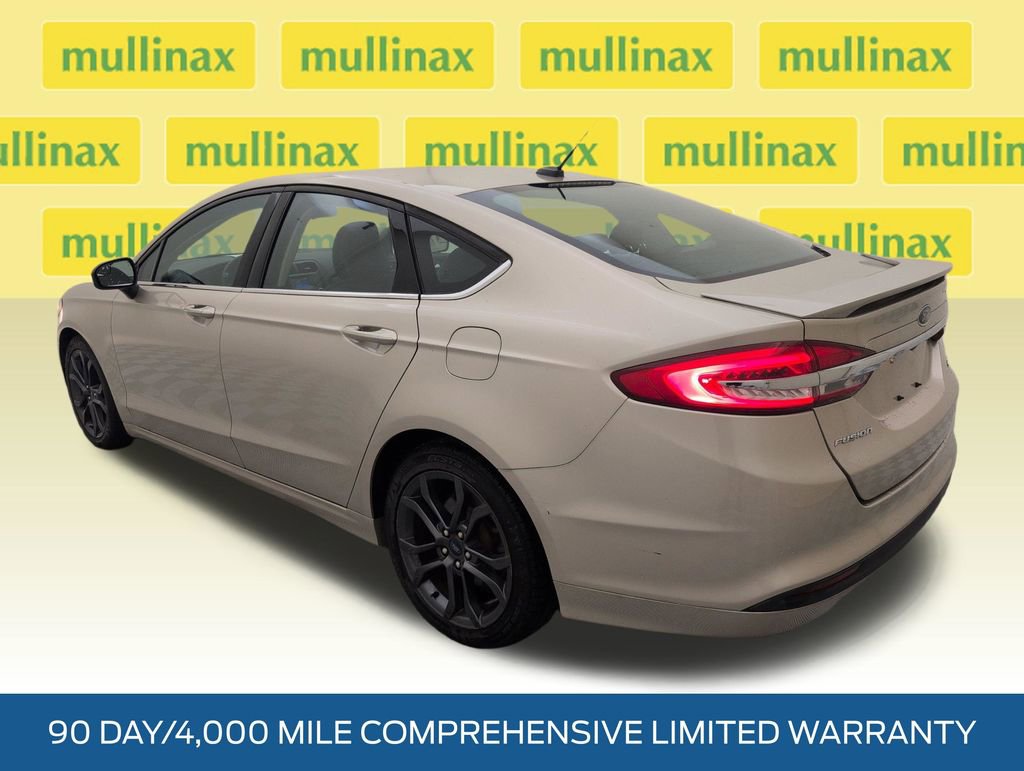 Used 2018 Ford Fusion SE w/ Equipment Group 201A FWD image 9