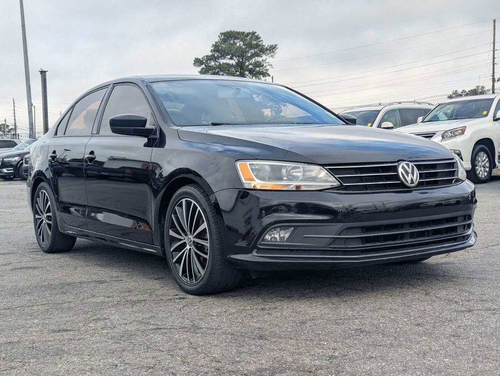 Used 2016 Volkswagen Jetta Sport image 3