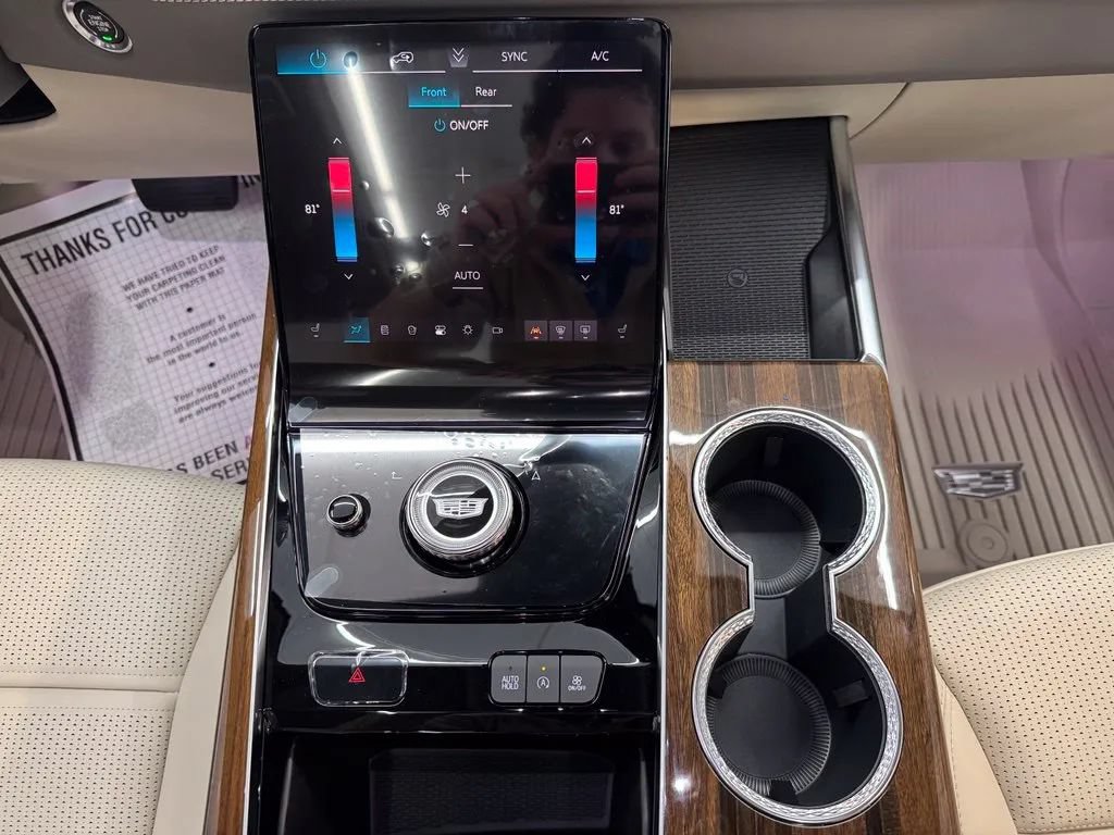 New 2027 Cadillac Escalade Platinum Sport w/ LPO, Floor Liner Package AWD/4WD image 26