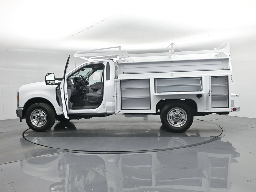 New 2026 Ford F350 XL w/ XL Chrome Package RWD image 44
