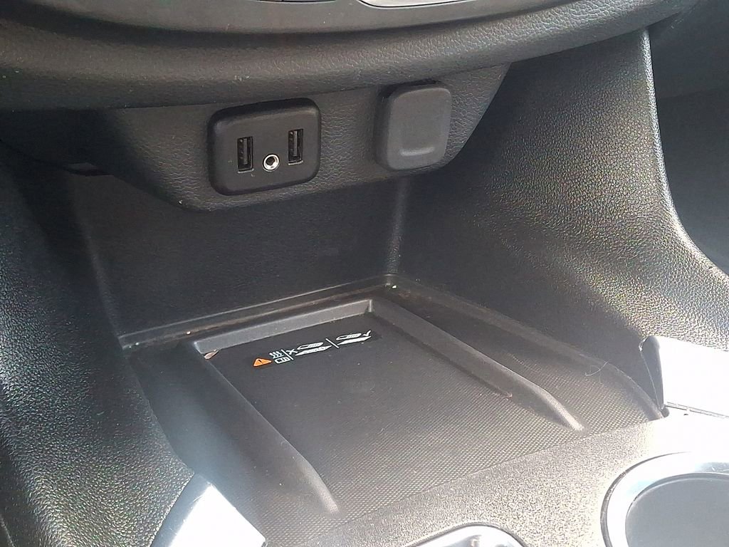 Used 2023 Chevrolet Traverse LT AWD/4WD image 24