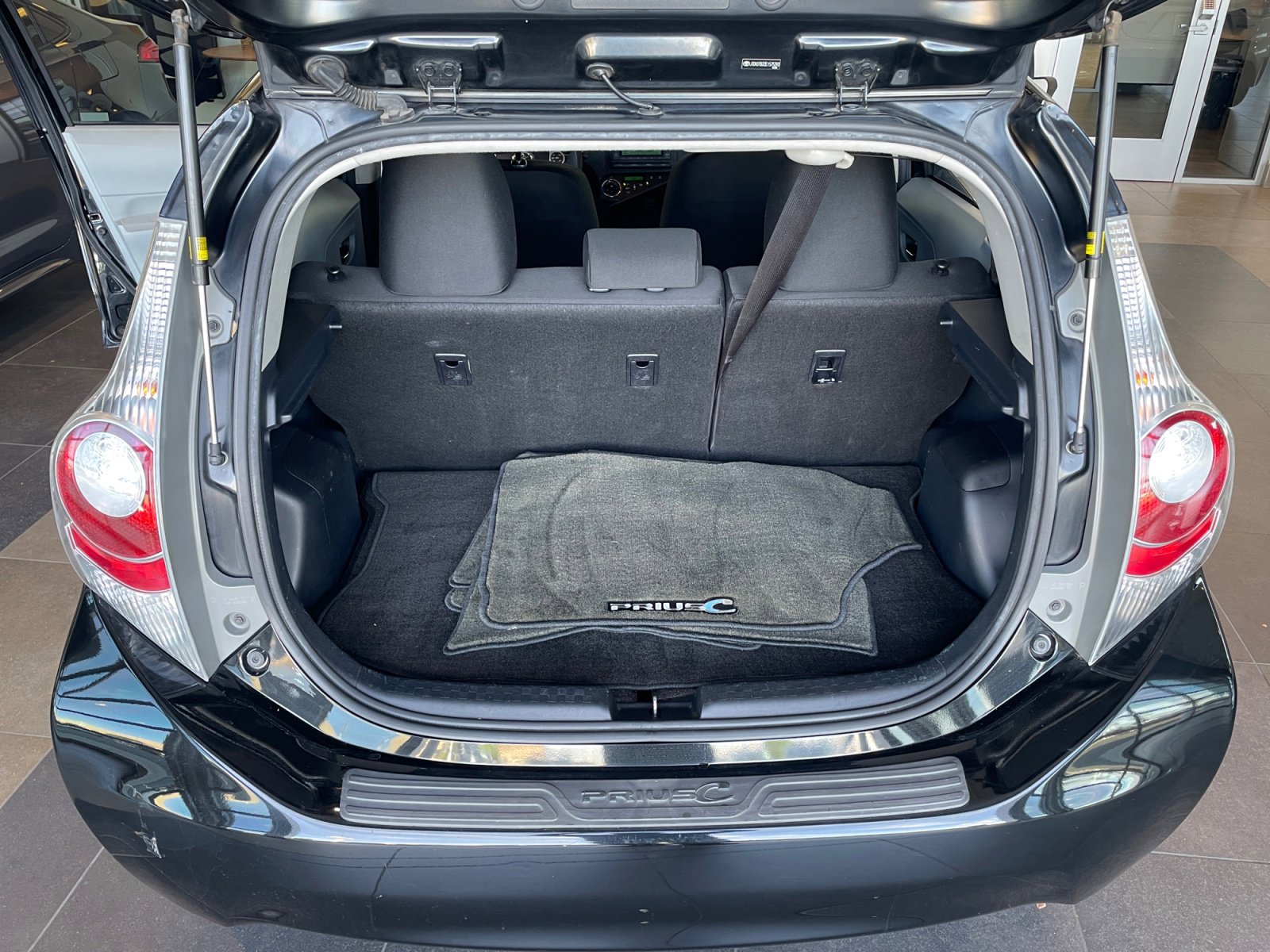 Used 2014 Toyota Prius C Two FWD image 31