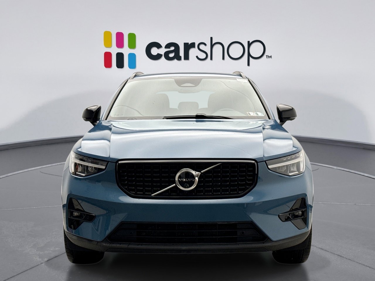 Used 2025 Volvo XC40 B5 Plus image 8