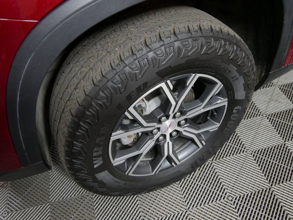 Used 2024 GMC Acadia AT4 image 9