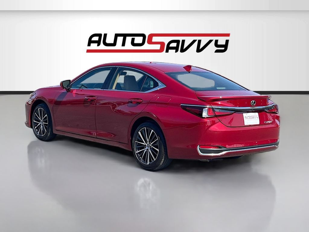 Used 2025 Lexus ES 300h w/ Premium Package FWD image 5