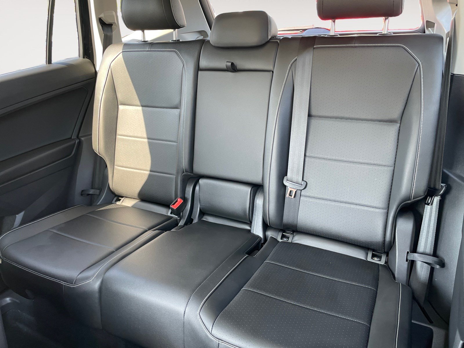 Used 2021 Volkswagen Tiguan SEL AWD/4WD image 15
