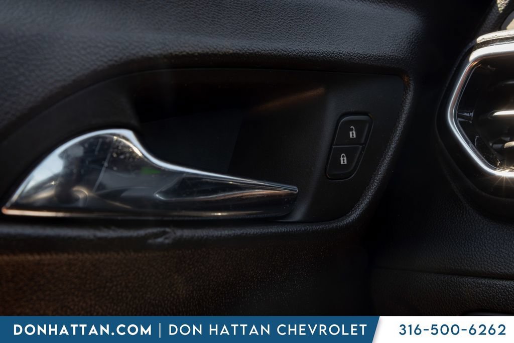 Used 2023 Chevrolet Bolt EUV Premier FWD image 11