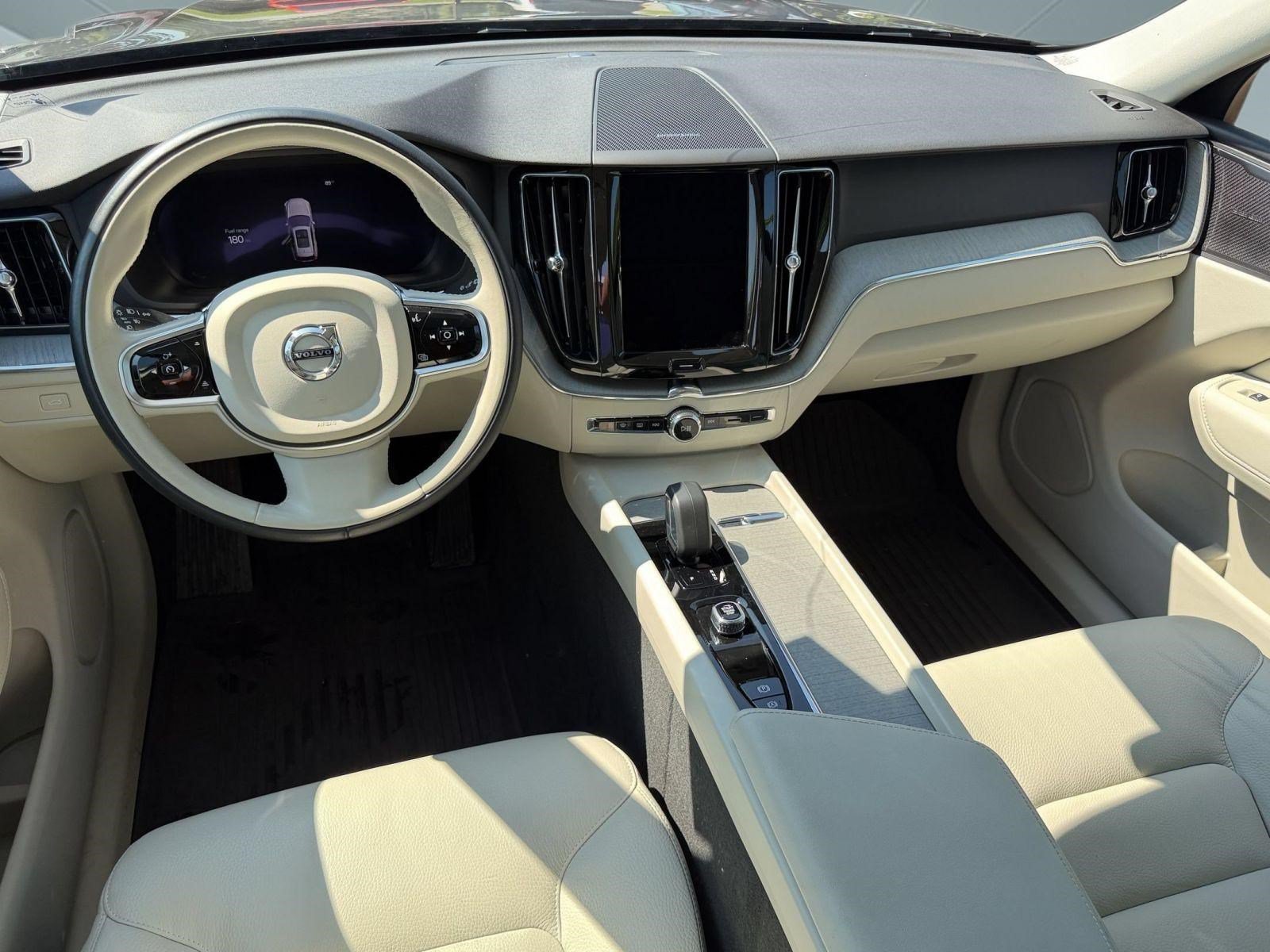 Certified 2025 Volvo XC60 B5 Plus w/ Protection Package Premier AWD/4WD image 15