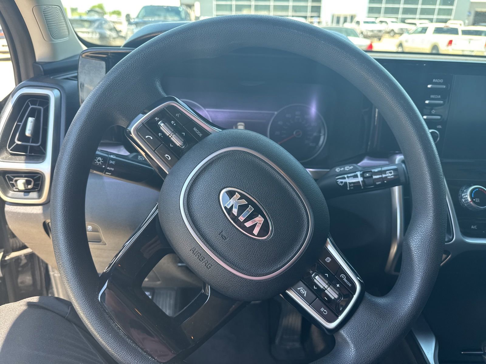Used 2021 Kia Sorento LX FWD image 10