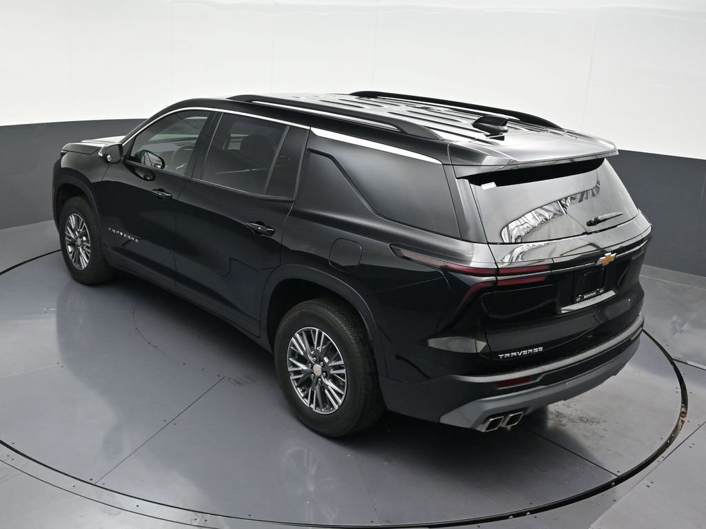Used 2025 Chevrolet Traverse LT image 18