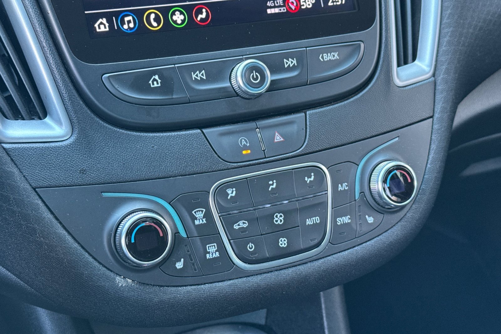 Used 2024 Chevrolet Malibu LT image 30