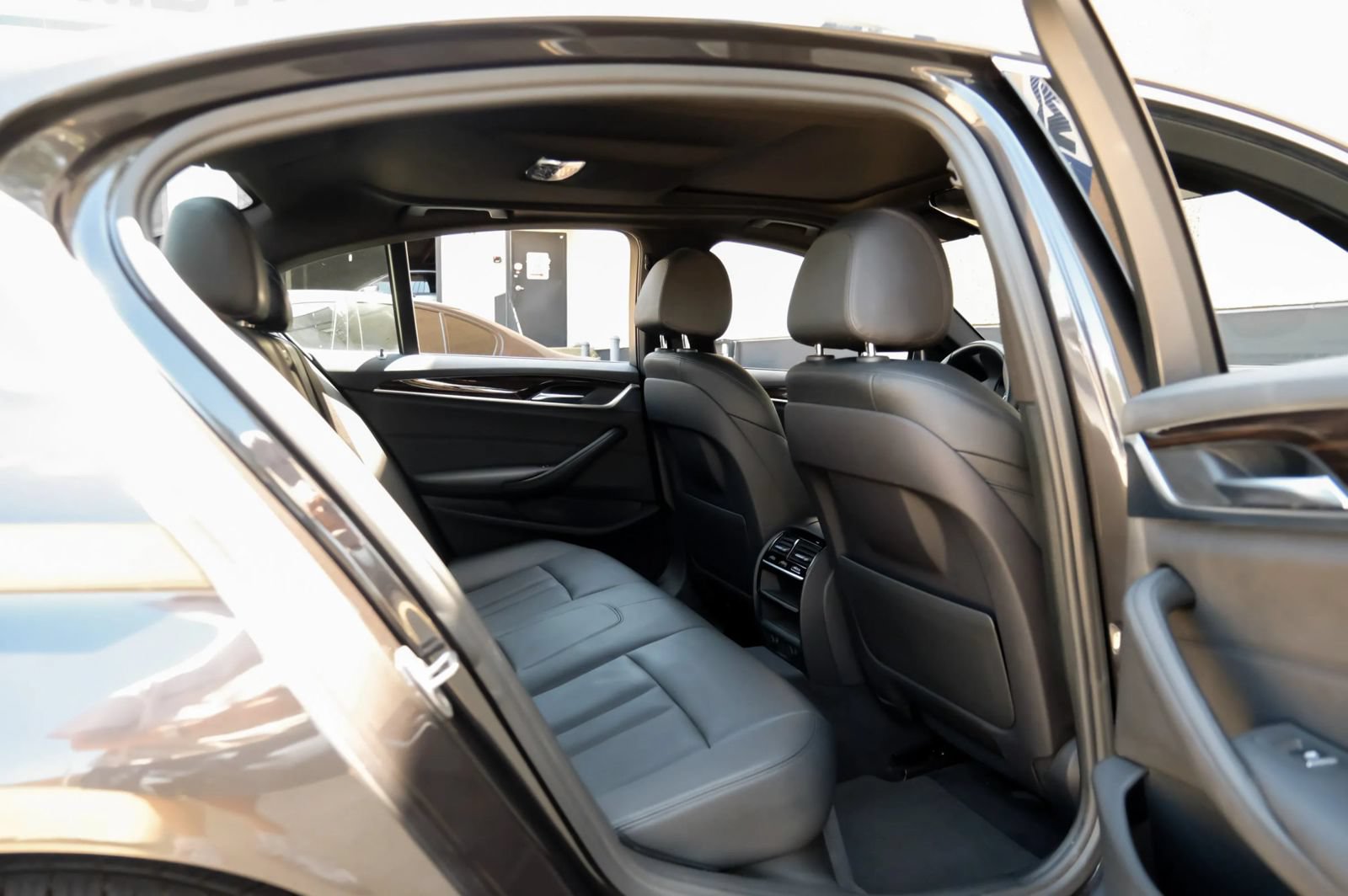 Used 2018 BMW 530i RWD image 47