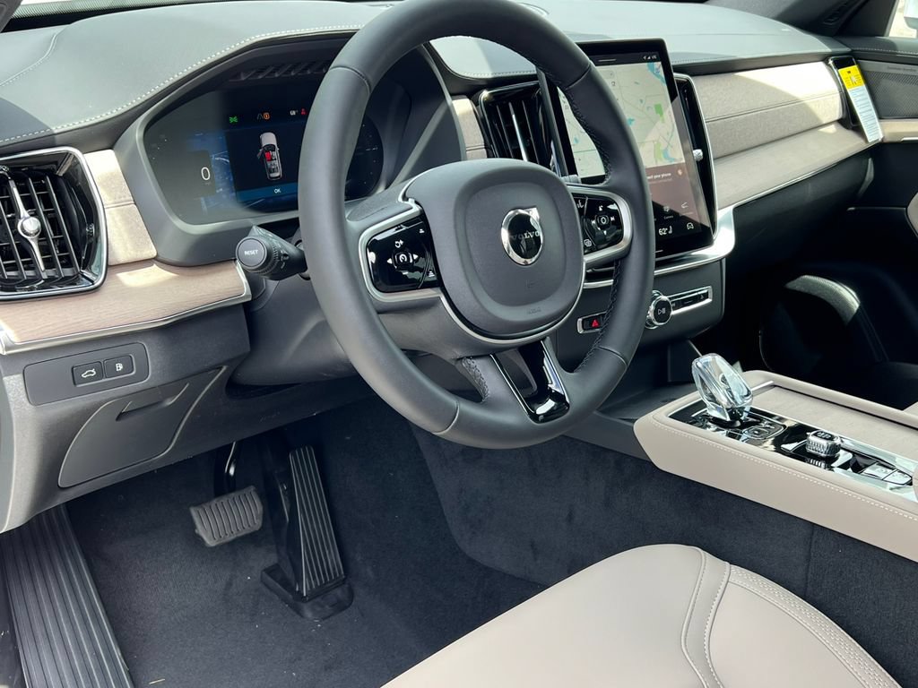 New 2026 Volvo XC90 T8 Plus w/ Protection Package Premier AWD/4WD image 17
