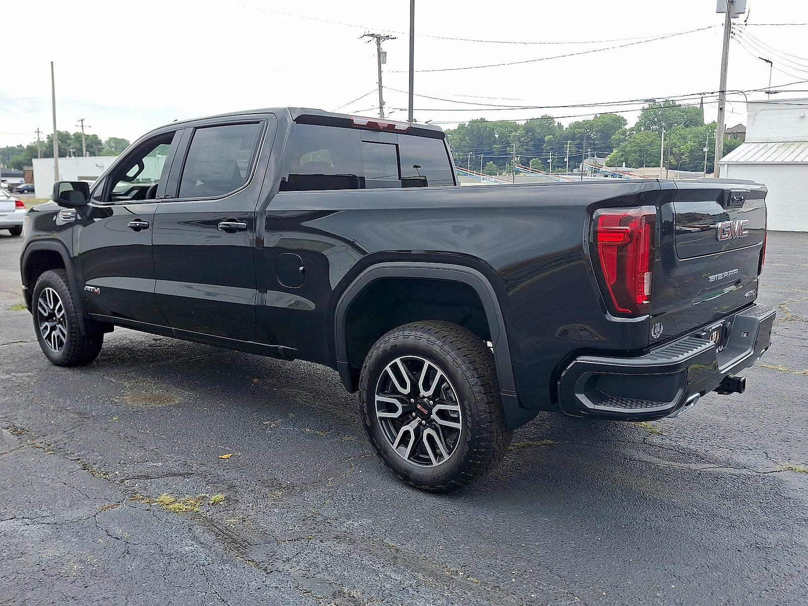 New 2026 GMC Sierra 1500 AT4 w/ Technology Package AWD/4WD image 11