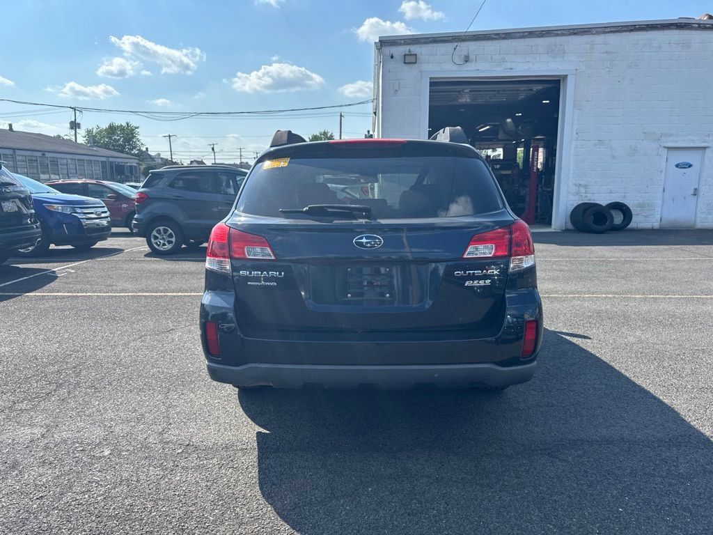 Used 2013 Subaru Outback 2.5i Premium w/ All-Weather Pkg AWD/4WD image 5