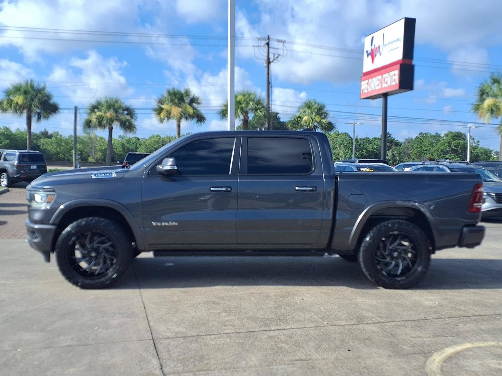 Used 2022 RAM 1500 Laramie w/ Laramie Southwest Edition AWD/4WD image 9