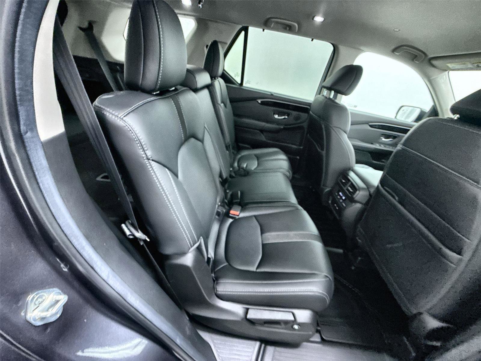 Certified 2025 Honda Pilot EX-L image 30