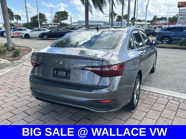 Certified 2024 Volkswagen Jetta SE w/ Panoramic Sunroof Package FWD image 7