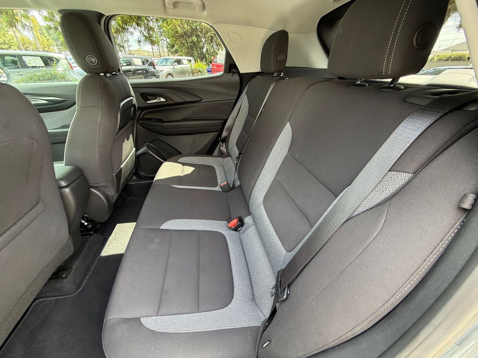 Used 2025 Chevrolet TrailBlazer LT FWD image 23