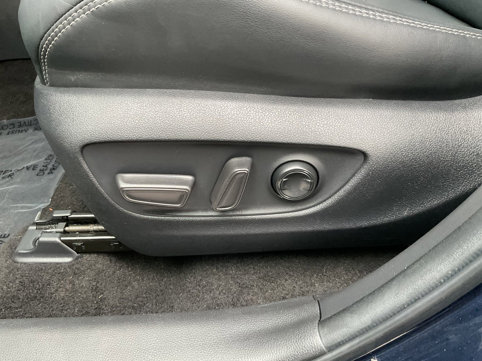 Used 2023 Toyota RAV4 Limited image 24