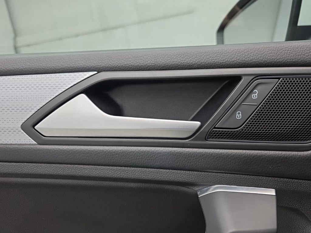 Used 2023 Volkswagen Tiguan S image 19