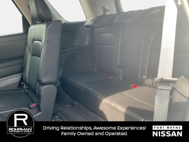 Used 2024 Nissan Pathfinder SL w/ Black Appearance Package AWD/4WD image 30