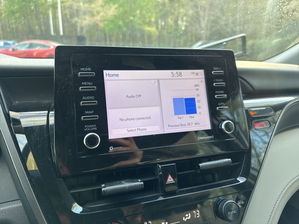 Used 2023 Toyota Camry SE image 4