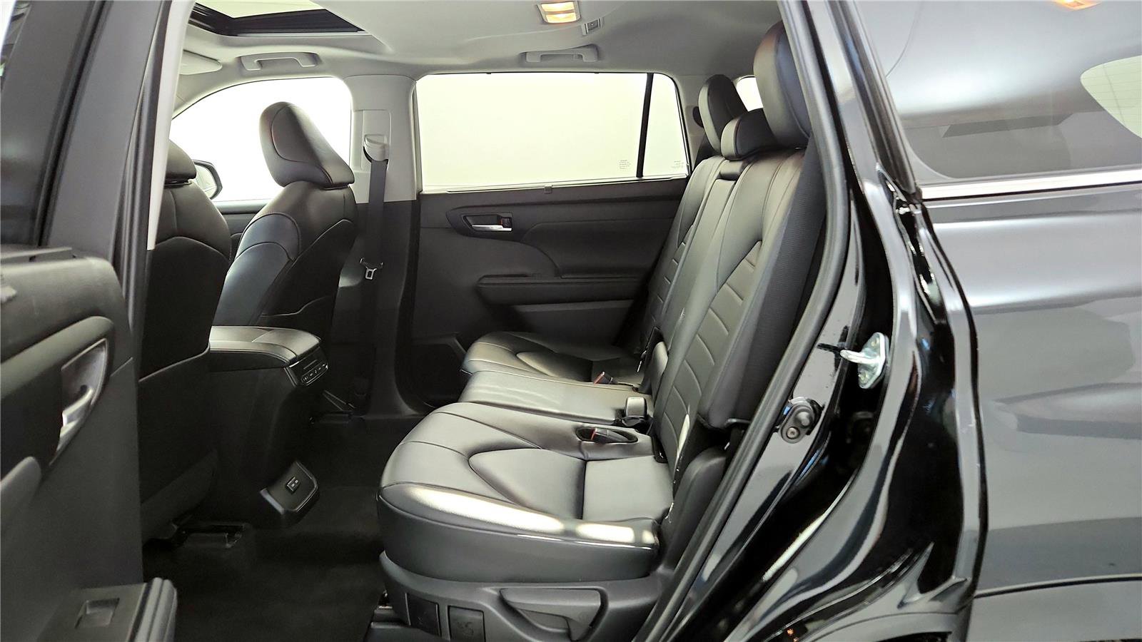 Certified 2024 Toyota Highlander XLE image 21