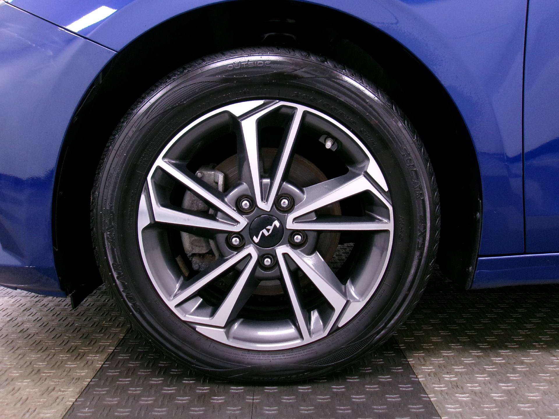 Used 2022 Kia Forte LXS FWD image 16