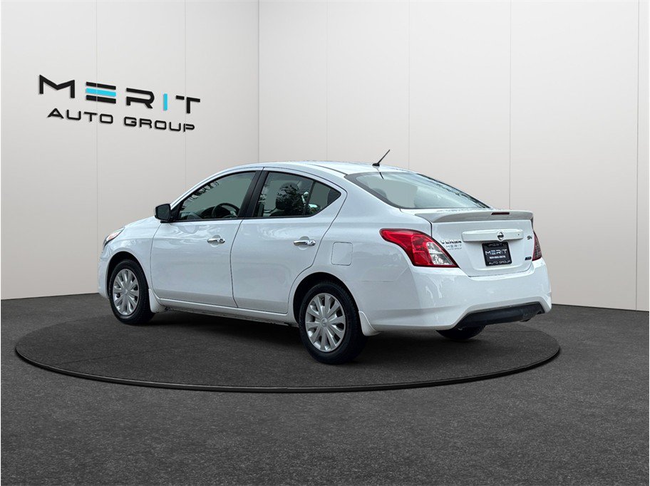 Used 2016 Nissan Versa SV FWD image 7