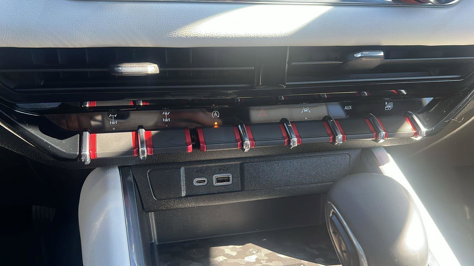 Used 2023 GMC Canyon AT4X image 15