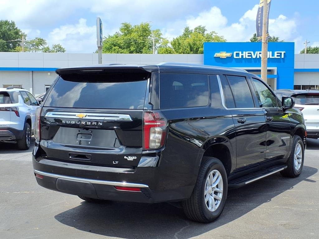 Used 2023 Chevrolet Suburban LT image 4