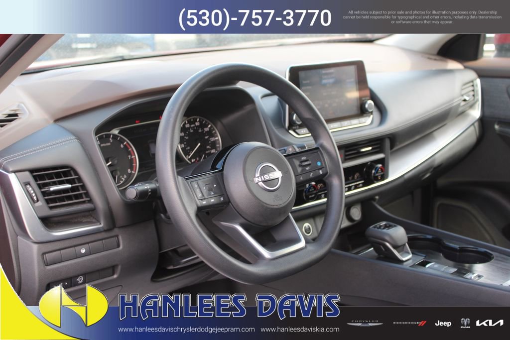 Used 2023 Nissan Rogue SV image 11