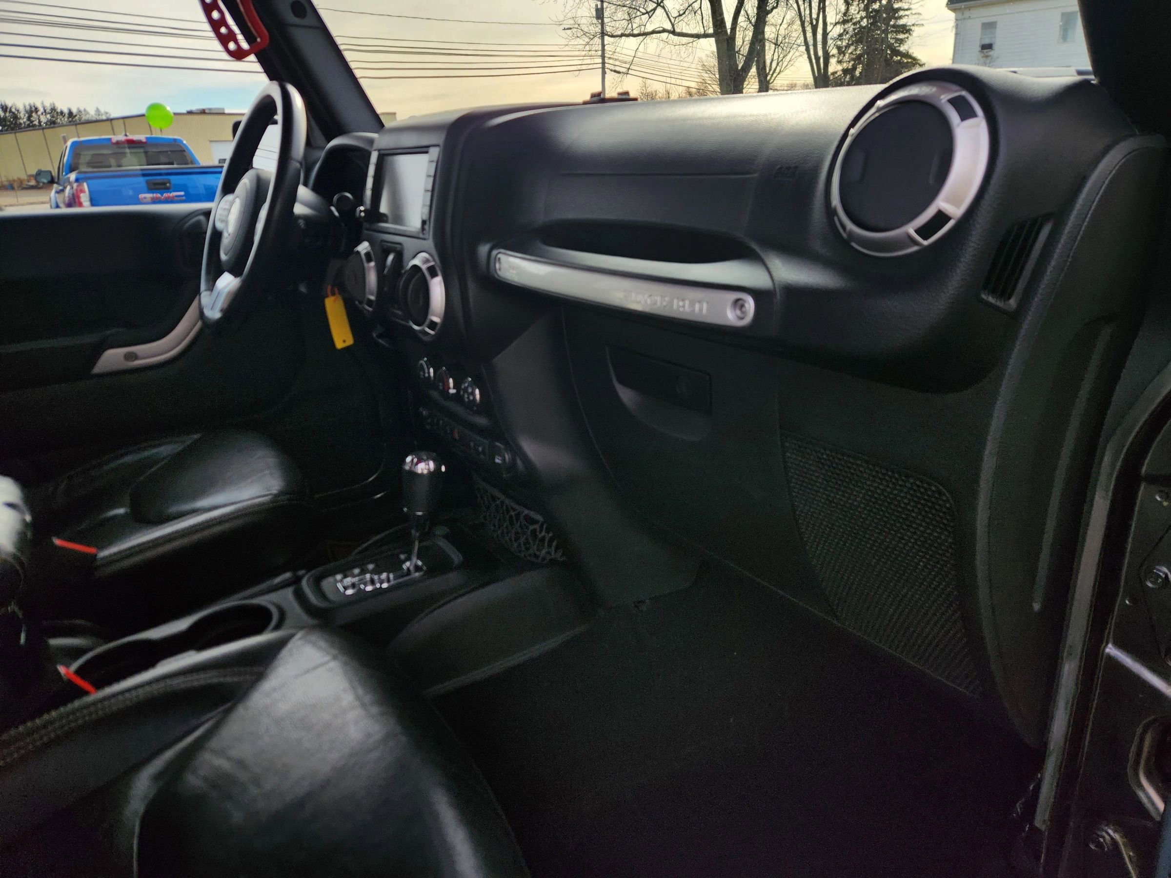 Used 2016 Jeep Wrangler Unlimited Rubicon image 45