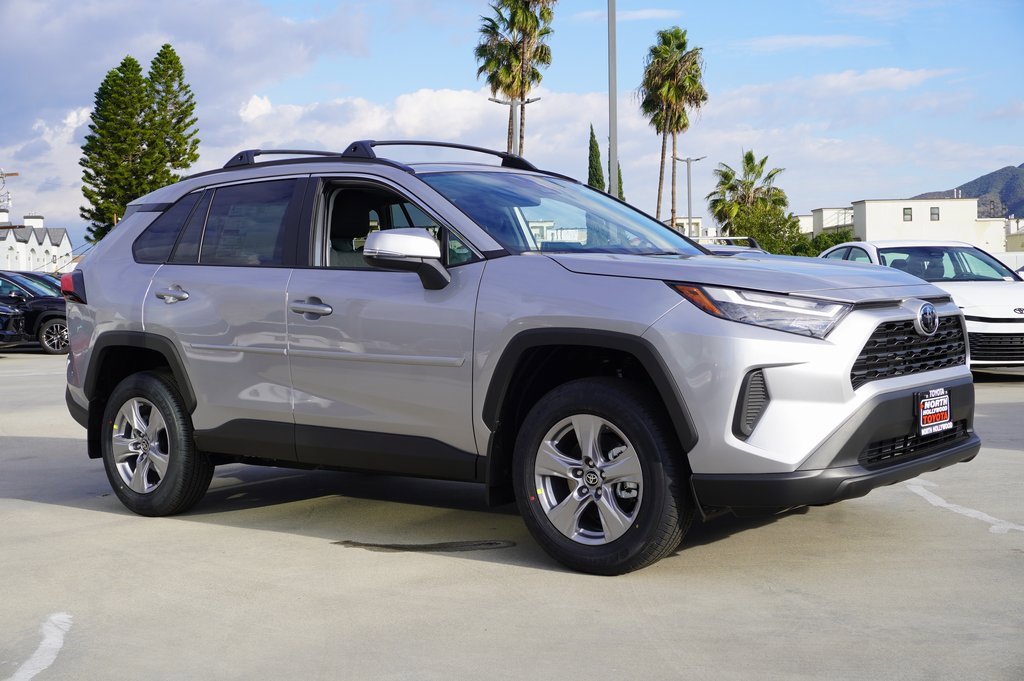 New 2025 Toyota RAV4 XLE image 3