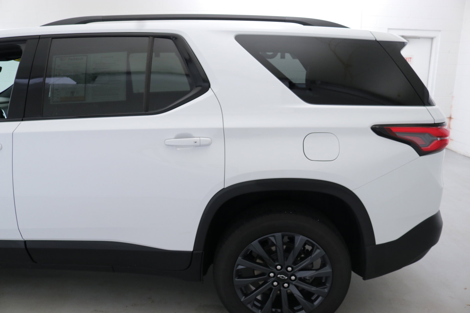 Used 2023 Chevrolet Traverse RS image 5