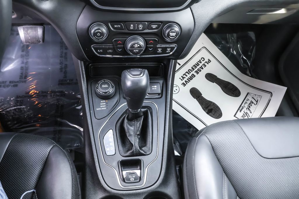 Used 2020 Jeep Cherokee Latitude Lux w/ Comfort/Convenience Group image 25