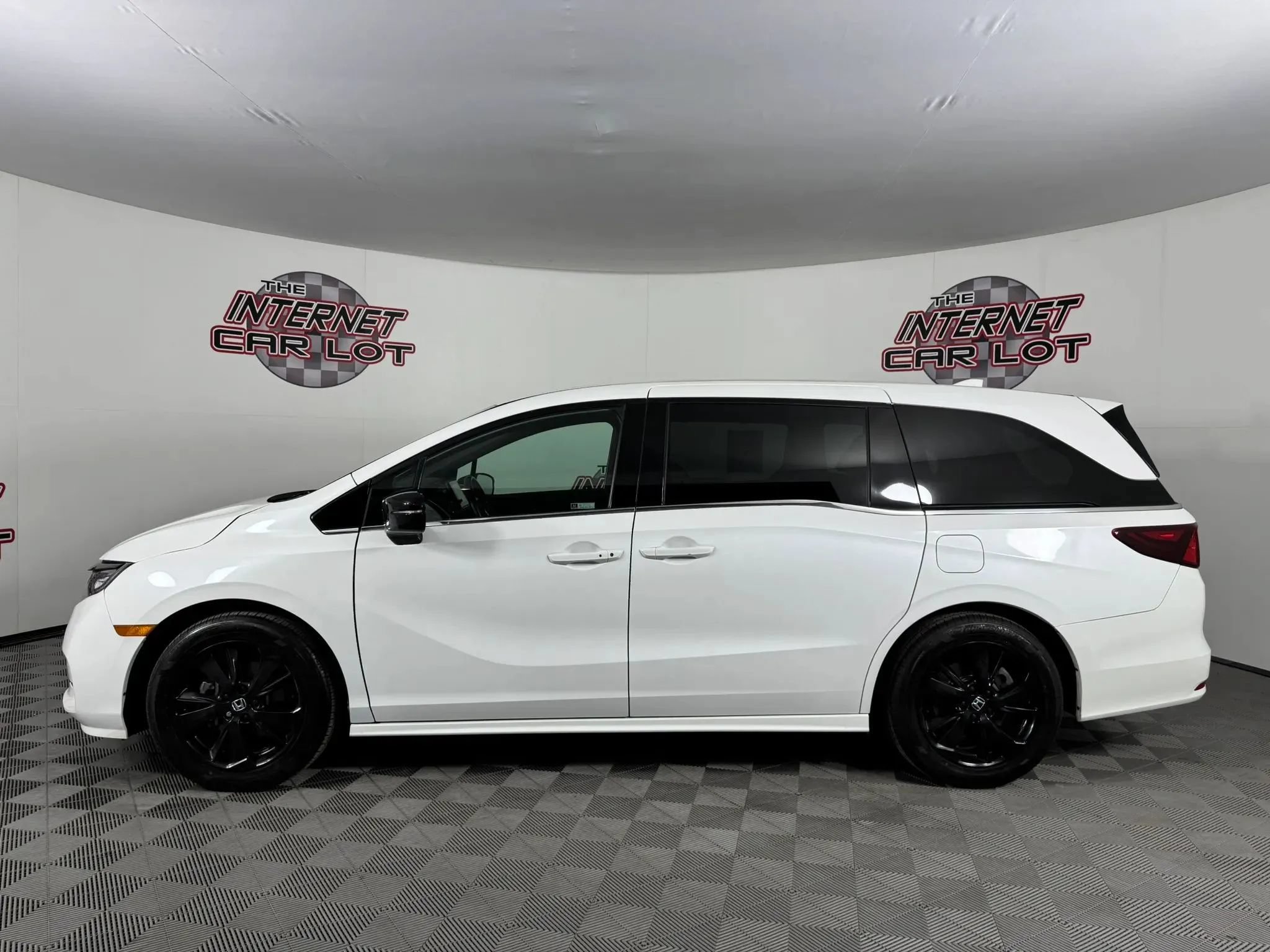 Used 2023 Honda Odyssey Sport image 4