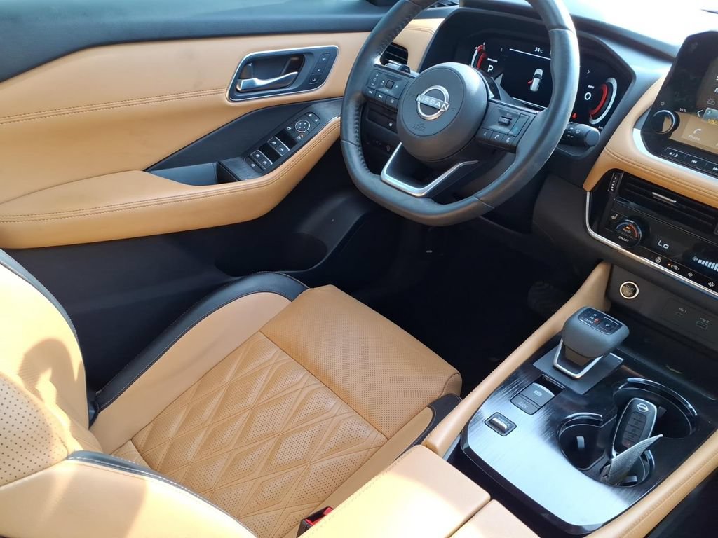 Used 2023 Nissan Rogue Platinum FWD image 9