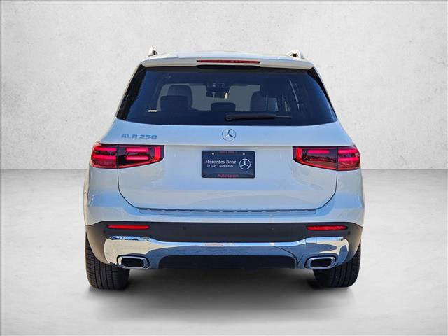 Used 2025 Mercedes-Benz GLB 250 image 7