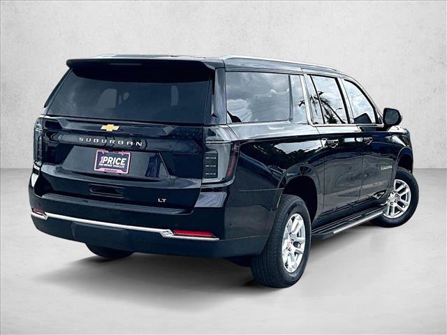 Used 2026 Chevrolet Suburban LT w/ Comfort Package RWD image 2