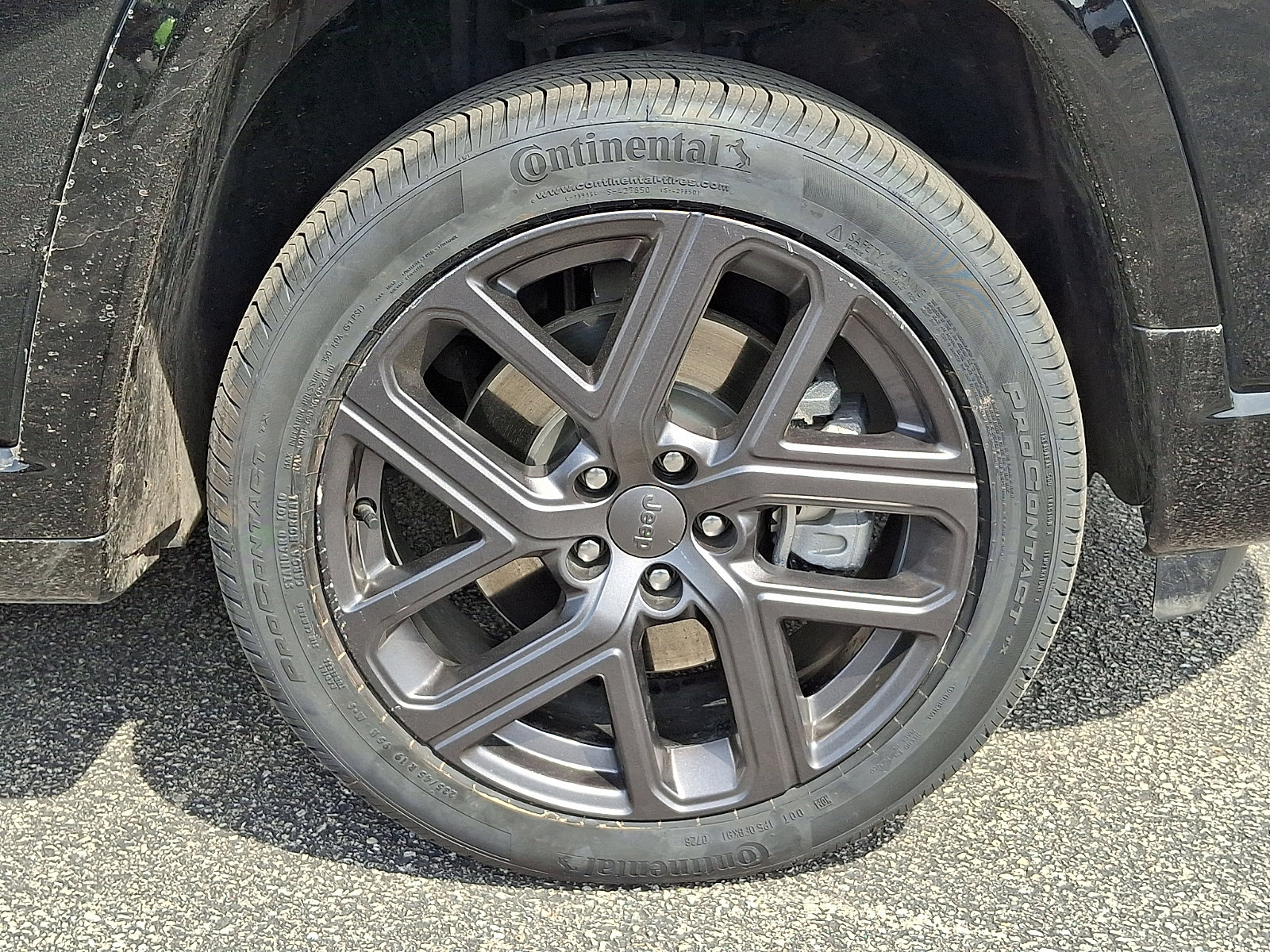 Certified 2024 Jeep Compass Limited w/ High Altitude Package image 10