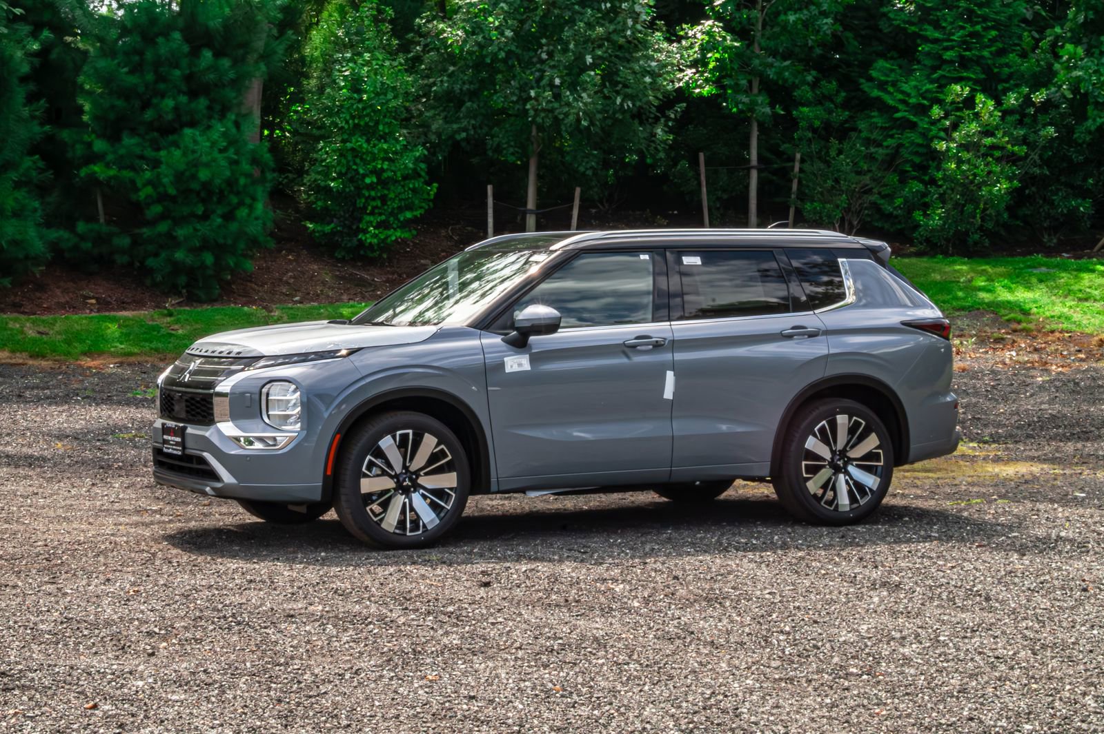 New 2025 Mitsubishi Outlander SEL image 3
