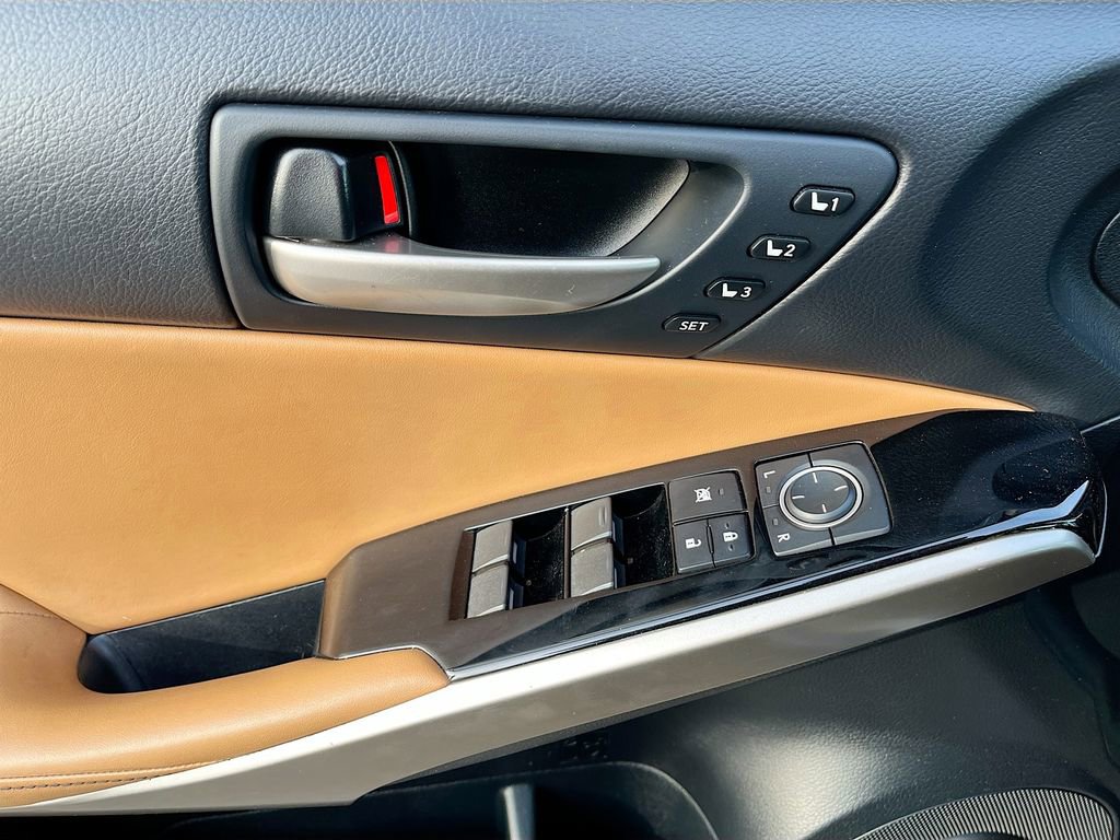 Used 2018 Lexus IS 300 AWD w/ Comfort Package image 18