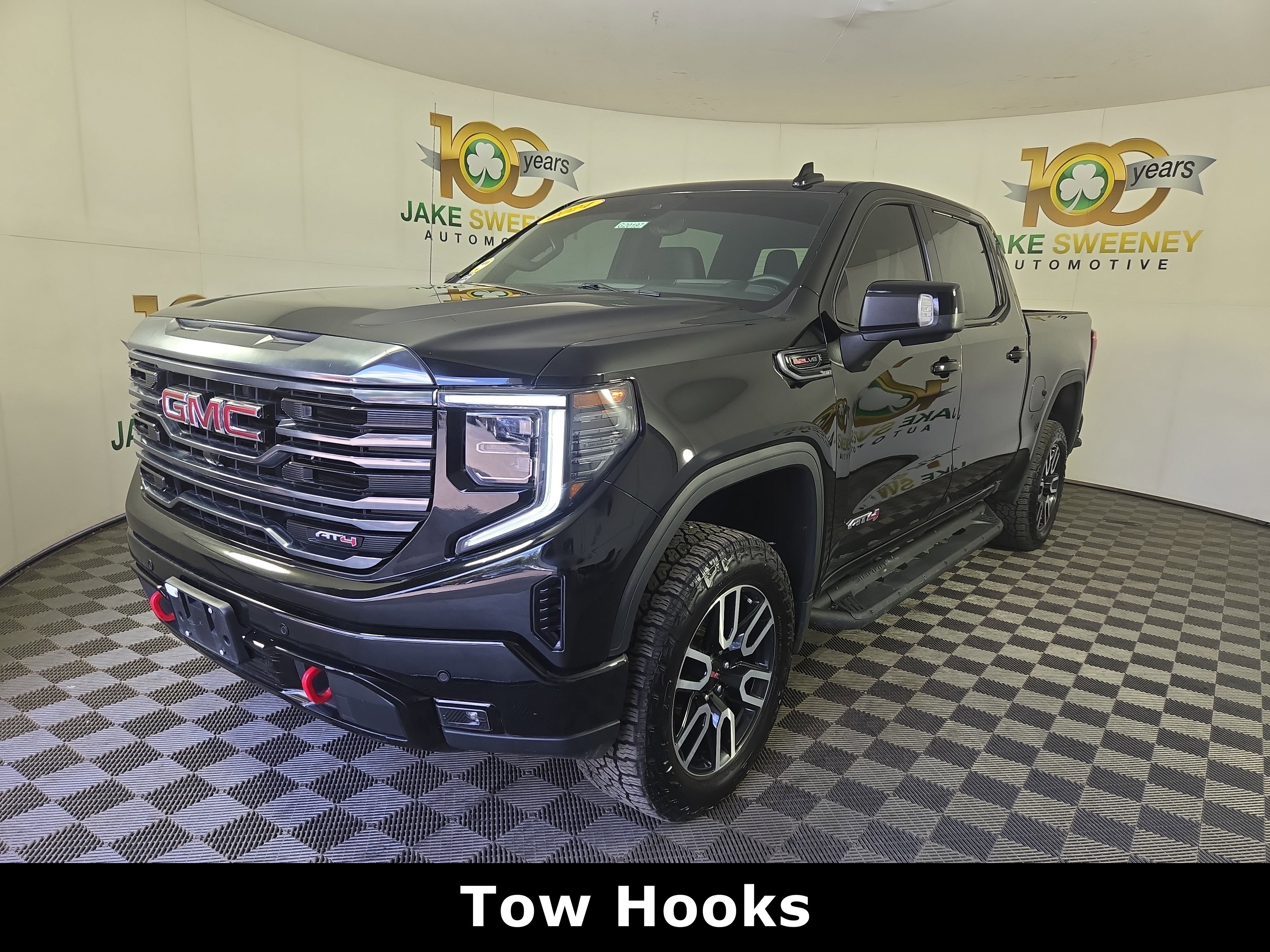 Certified 2024 GMC Sierra 1500 AT4 w/ Technology Package AWD/4WD image 3