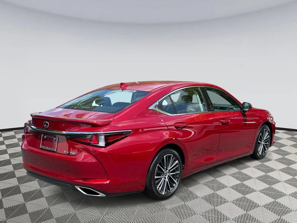 Used 2025 Lexus ES 350 w/ Premium Package FWD image 2
