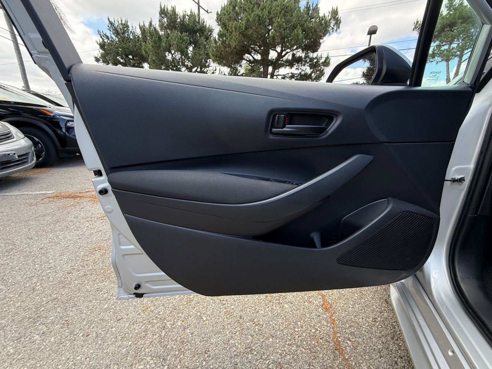 Used 2023 Toyota Corolla LE FWD image 18