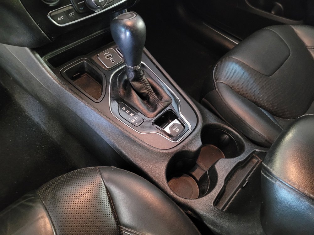 Used 2019 Jeep Cherokee Limited image 26