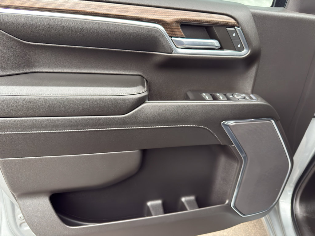 Used 2024 Chevrolet Silverado 1500 LT image 14