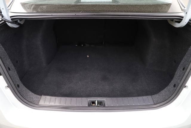 Used 2025 Nissan Versa SV FWD image 8